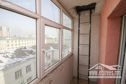Засгийн газрын ордны зүүн талд буюу МУИС-н номын сангын замын урд байрлах Засгийн газрын ордны зүүн талд буюу МУИС-н номын сангын замын урд байрлах