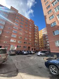 Хотын төвд бүх юманд ойр 2 өрөө байр зарна. Хотын төвд бүх юманд ойр 2 өрөө байр зарна.