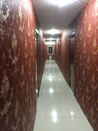 Төв зам дагуу 8 нэрийн хүнсний дэлгүүр, Зочид буудал, Бар, кароеке, Шөнийн Төв зам дагуу 8 нэрийн хүнсний дэлгүүр, Зочид буудал, Бар, кароеке, Шөнийн