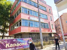 Баруун 4 замд төв зам дагуу 530м2 4 давхар ашигтай үйлчилгээний объект Баруун 4 замд төв зам дагуу 530м2 4 давхар ашигтай үйлчилгээний объект