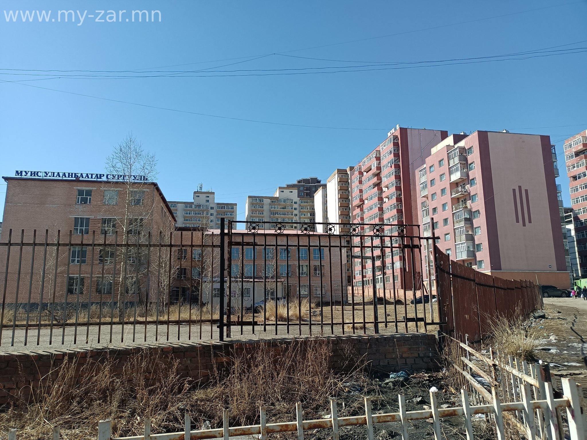 Кино үйлдвэрээс хойшоо Улаанбаатар сургуулийн ард Жуков хотхонд 1 өрөө 31,8 м2 урагшаа харсан 