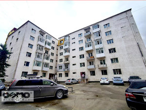 БЗД, 13-р хороололд 45м2 талбайтай 1 давхарын үйлчилгээ явуулах боломжтой 2 өрөө орон сууц БЗД, 13-р хороололд 45м2 талбайтай 1 давхарын үйлчилгээ явуулах боломжтой 2 өрөө орон сууц