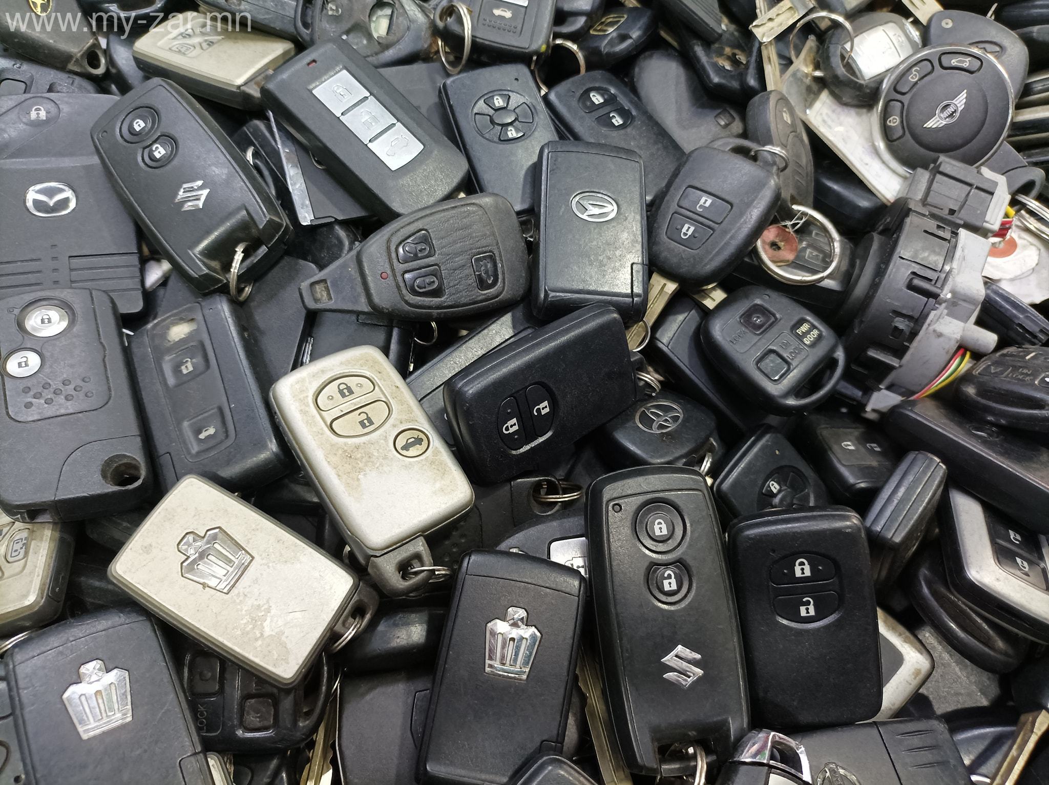 Бүх төрлийн авто машины чиптэй чипгүй удирдлагатай смарт түлхүүрийг албан ёсны эрхтэй багажаар 