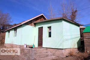 Дарь-Эхийн хуучин эцэст цахилгаан халаалттай хашаа байшин